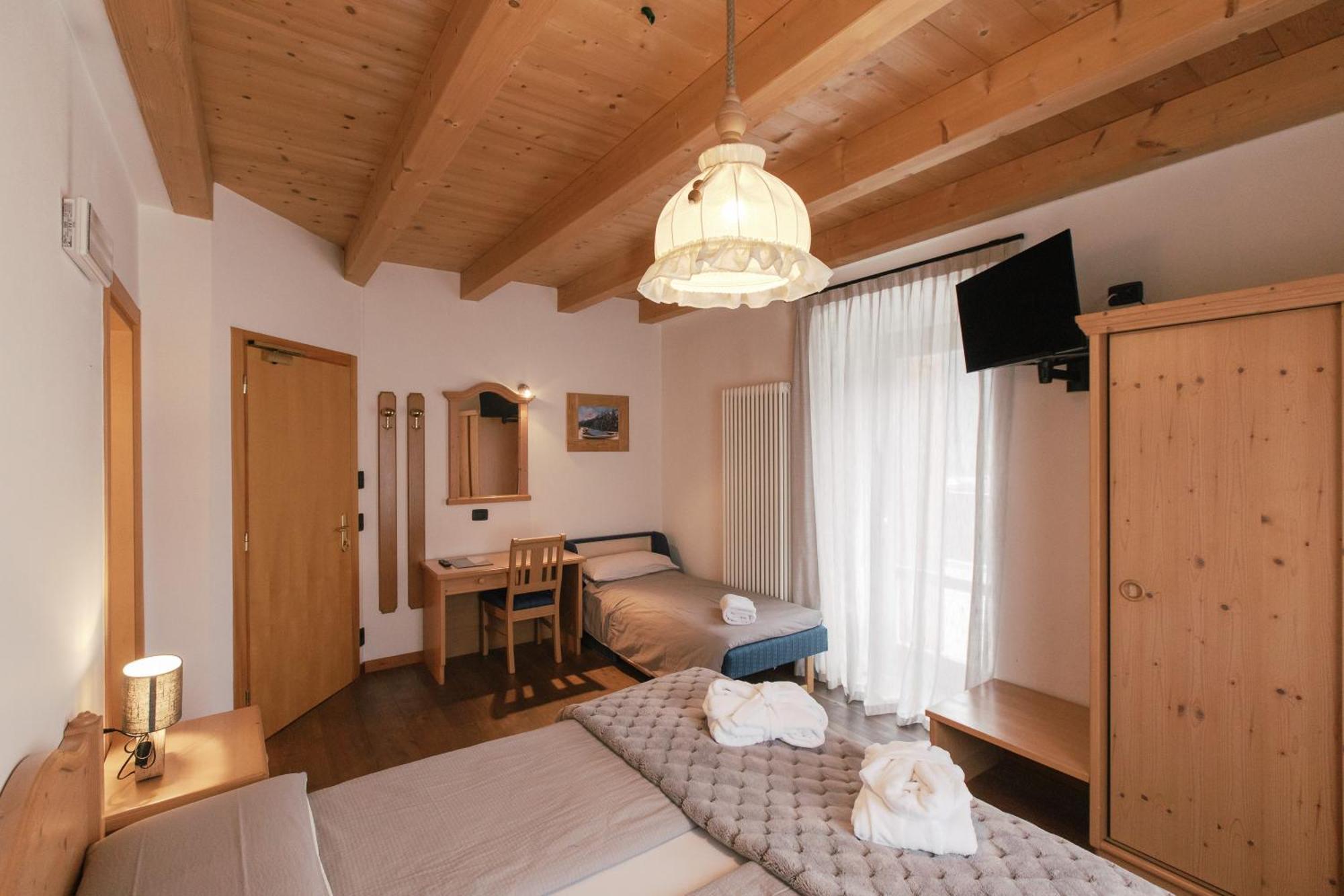 Hotel Al Bivio - Pizzeria, Pool & Sauna Imer ภายนอก รูปภาพ
