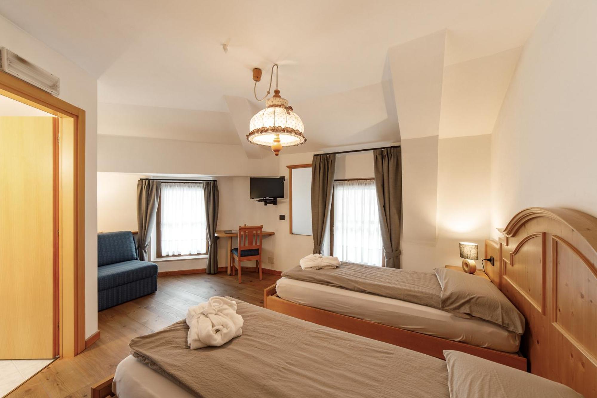 Hotel Al Bivio - Pizzeria, Pool & Sauna Imer ภายนอก รูปภาพ