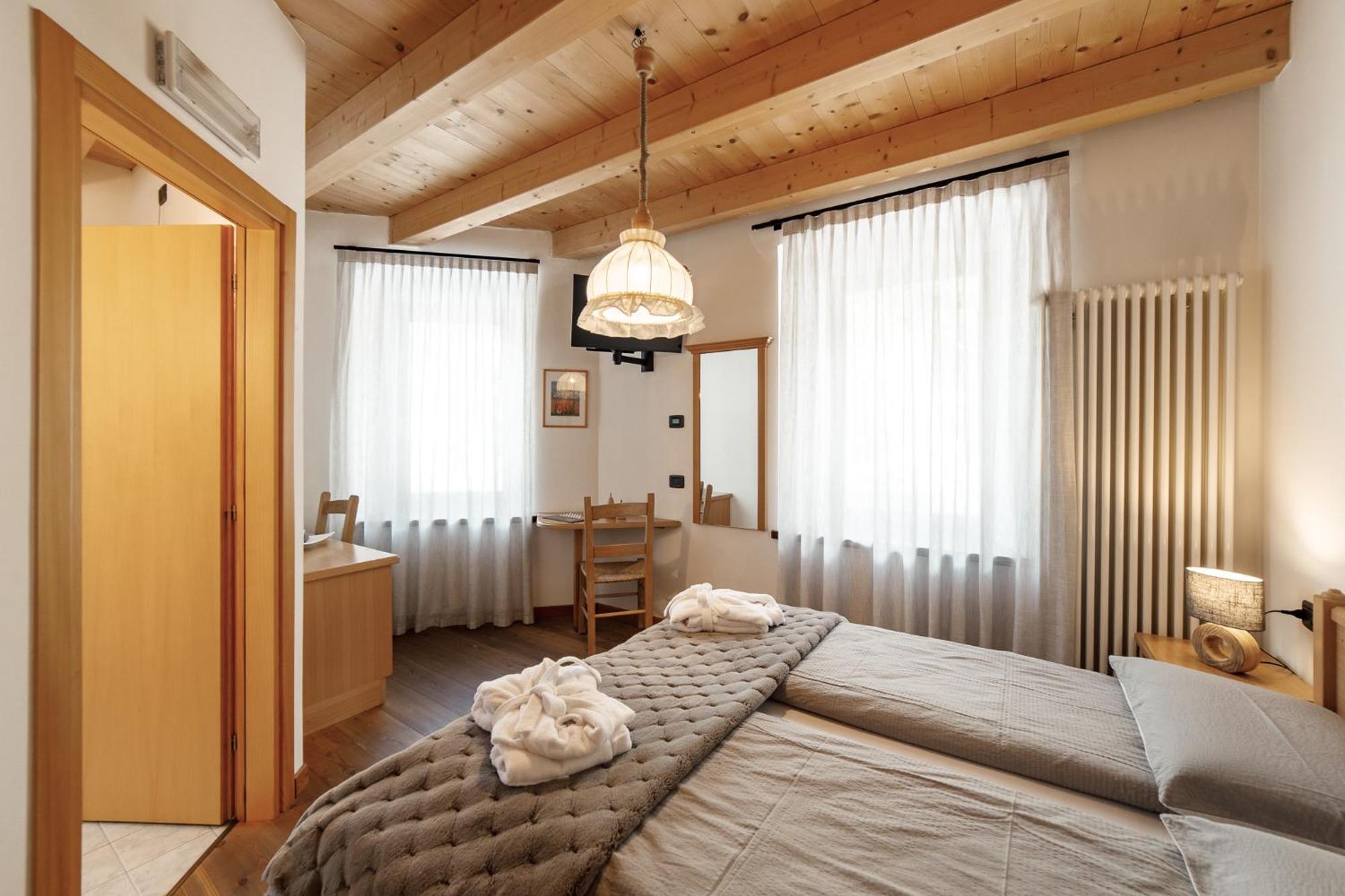 Hotel Al Bivio - Pizzeria, Pool & Sauna Imer ภายนอก รูปภาพ